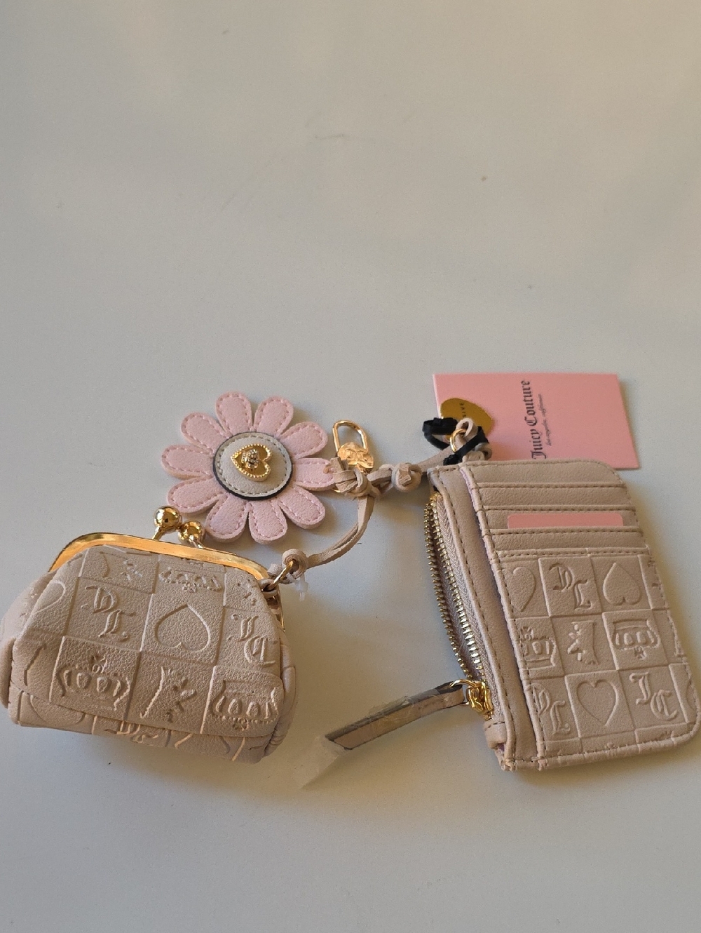 Juicy Couture Blush Pink‎ Embossed Coin Purse & Zip Card Holder with Daisy Charm